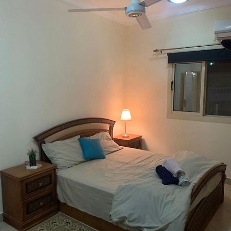 شقة سكنية ذات طابع عائلى متميز بها كافة الامكانيات من فلتر ماء وواى فاى Hurghada Esterno foto