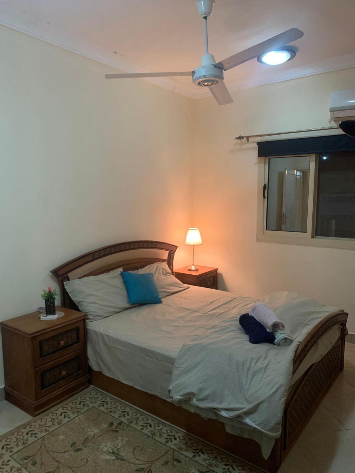 شقة سكنية ذات طابع عائلى متميز بها كافة الامكانيات من فلتر ماء وواى فاى Hurghada Esterno foto