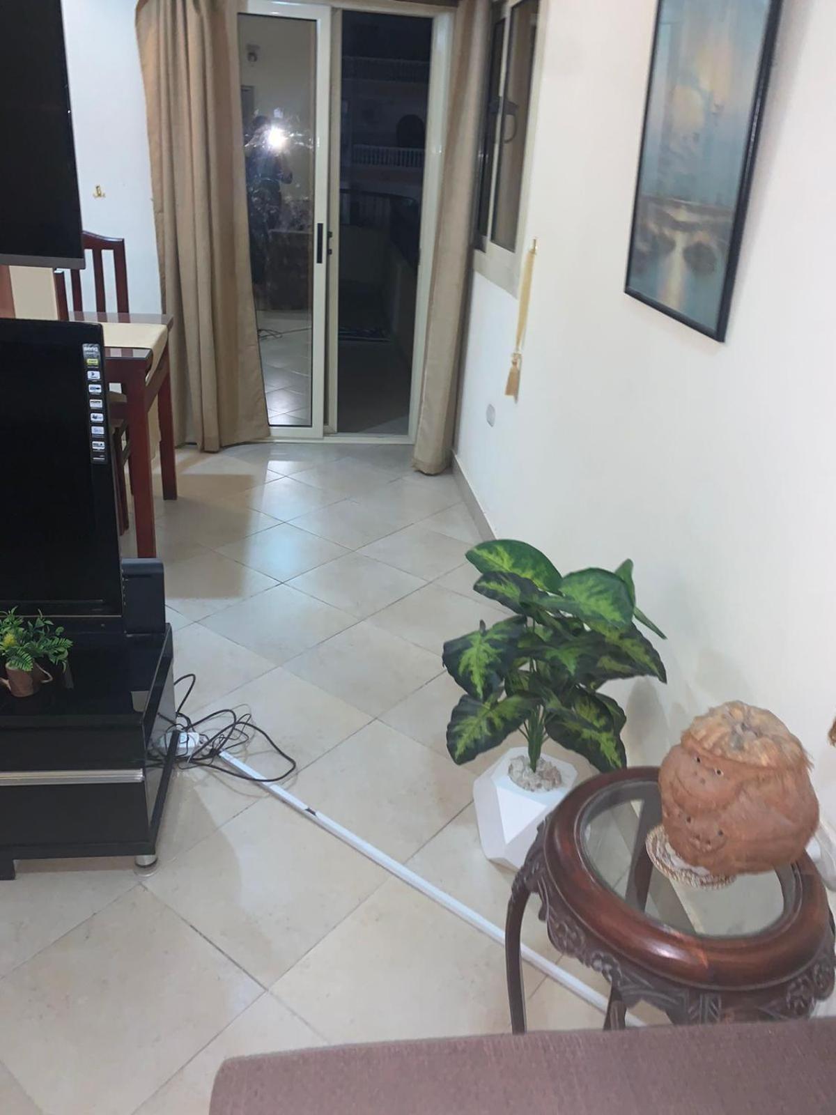 شقة سكنية ذات طابع عائلى متميز بها كافة الامكانيات من فلتر ماء وواى فاى Hurghada Esterno foto